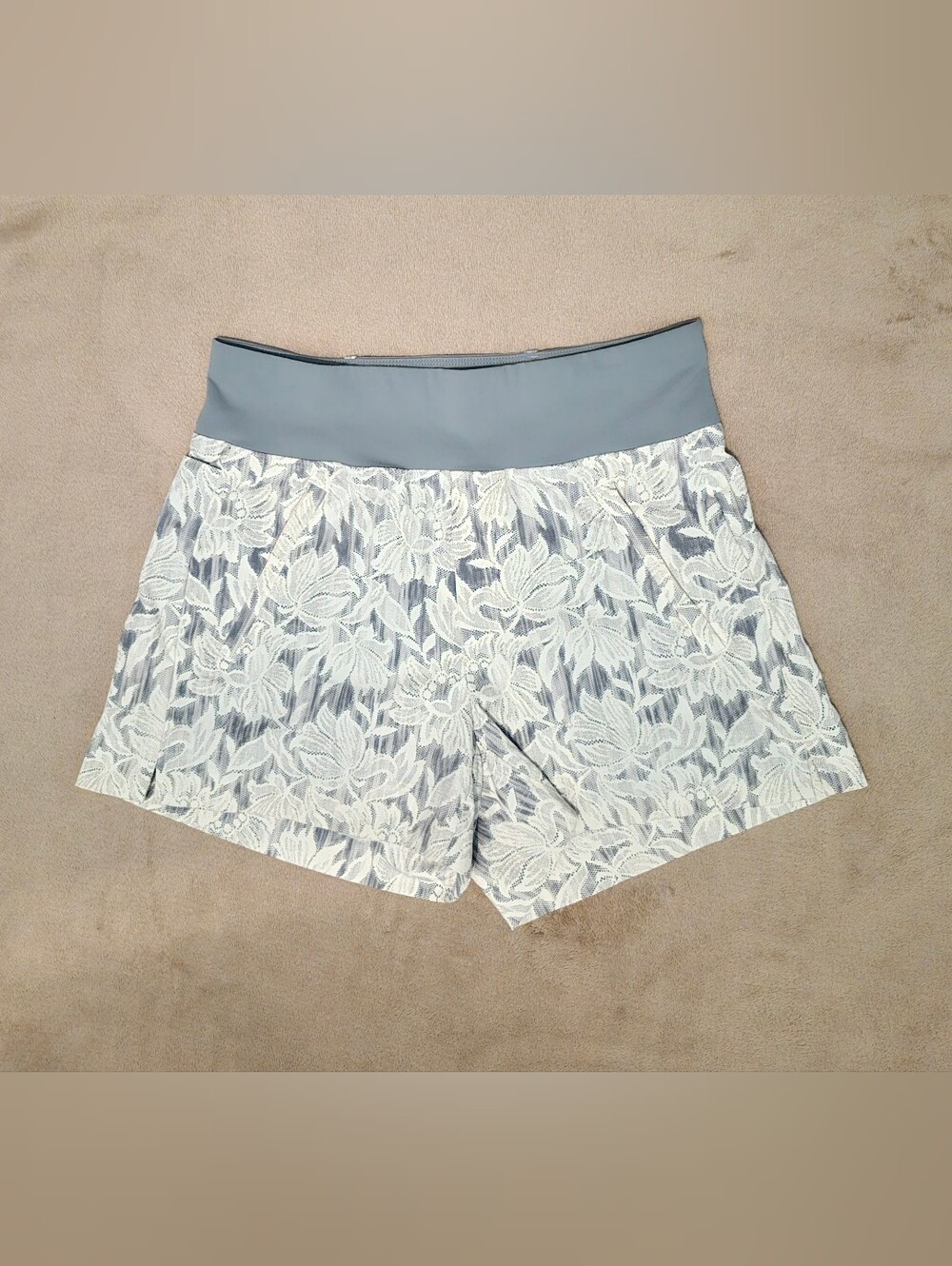 Athleta Trekkie North Shorts Size 0 (AUTHENTIC LISTING)